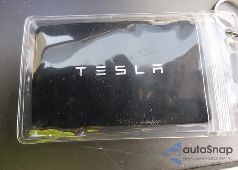 2022 Tesla Model Y Long Range Dual Motor All-Wheel Drive z USA, uszkodzony, nr VIN 7SAYGDEE0NF459910